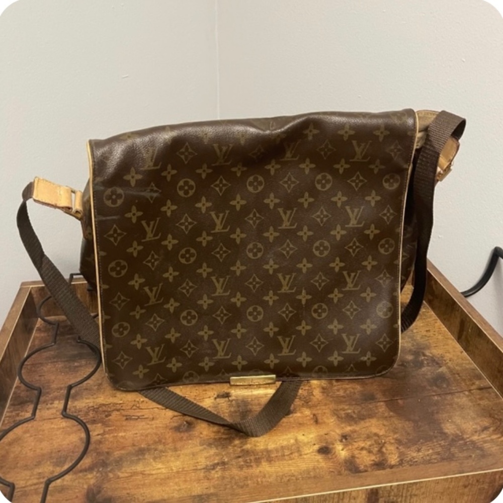 Louis Vuitton messenger bag (Sold)